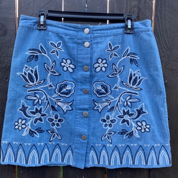 skirt - Picture 1 of 3